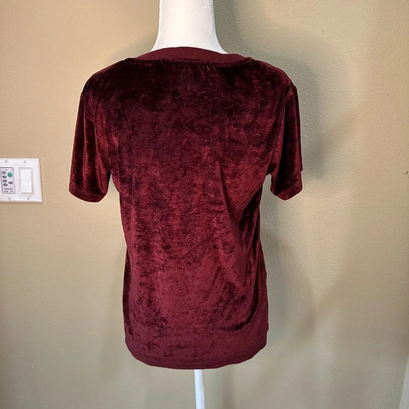 MICHAEL STARS Maroon Velvet or Velour V Neck T Shirt Top - size small - Picture 5 of 7